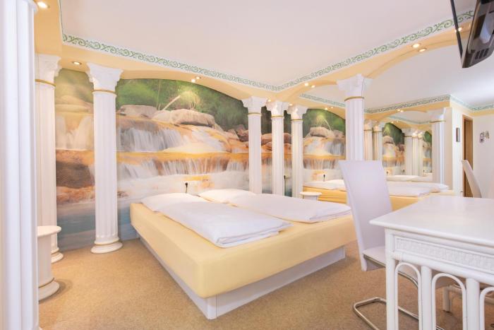 NEU 1001 Nacht Superzimmer mit eigener Sauna oder Wasserbett