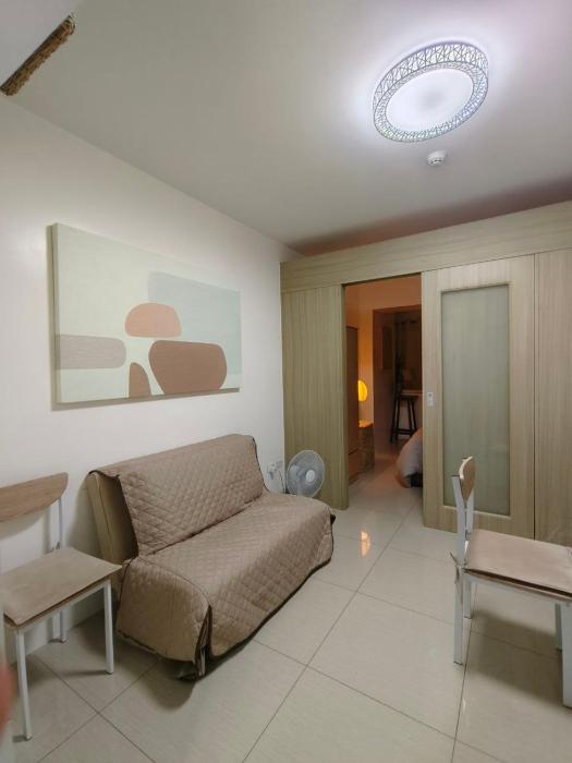 Barkada Room by Metro Staycation