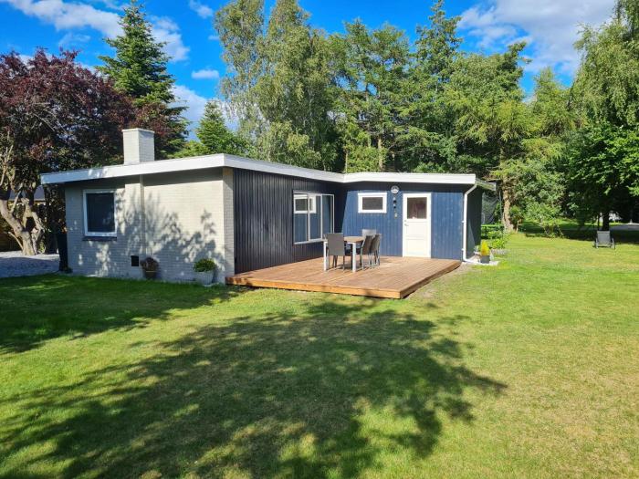Cozy Summer House Near Beach And Nature