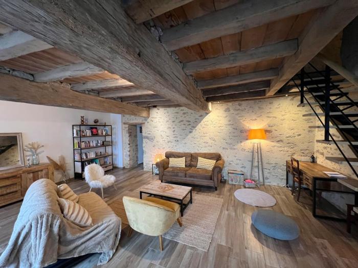 A 9 min du "Puy duFou" grande maison à la ferme