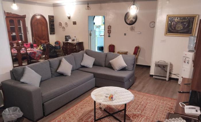 2 Bedrooms Spacious flat 7 mins to Airport