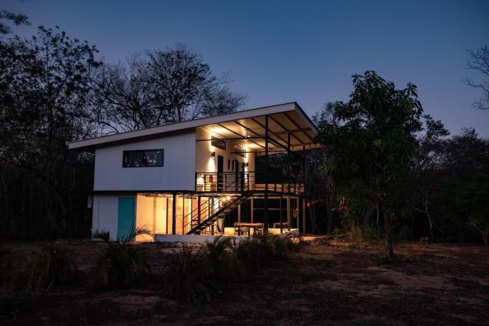 Casa Del Oeste, Playa Avellanas Beach House