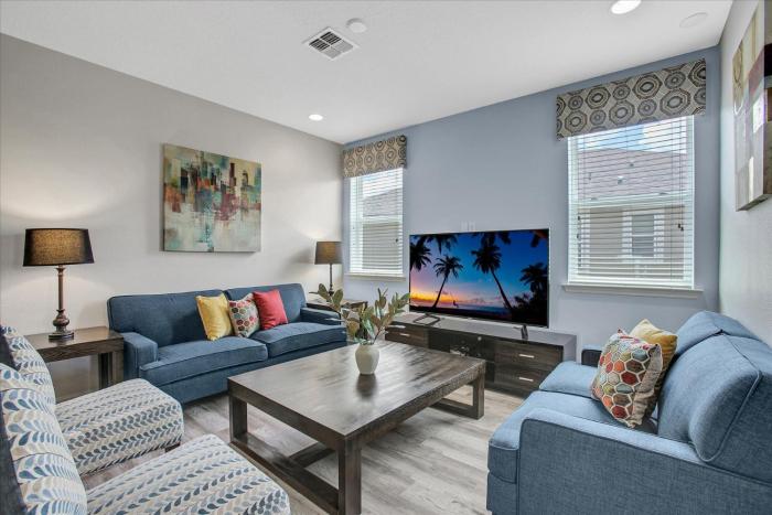 Solara Resort Vacation Home 6BR