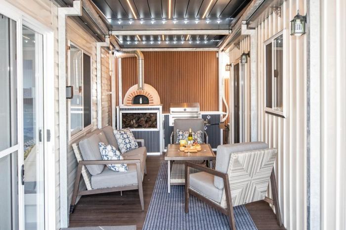 Aotearoa House Yomitan, BBQ, Pizza Oven