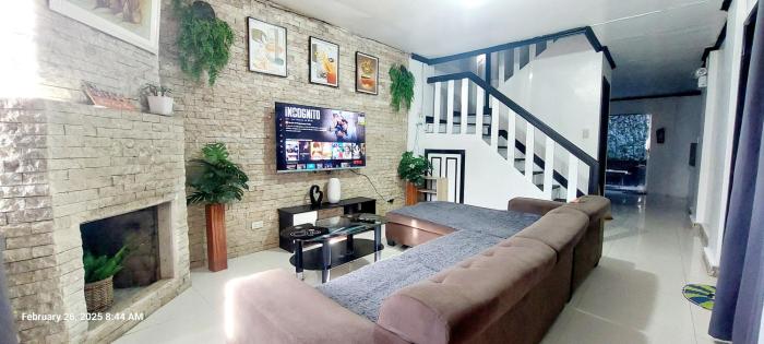 Chloes Homestay - Baguio Spacious 3BR Corner Rowhouse for Family & Friends Getaways