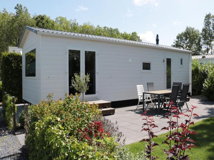 Chalet in Friesland near Wadden Sea