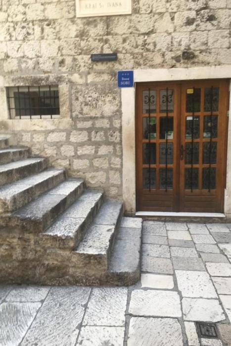 Rooms by the sea Split - 23996