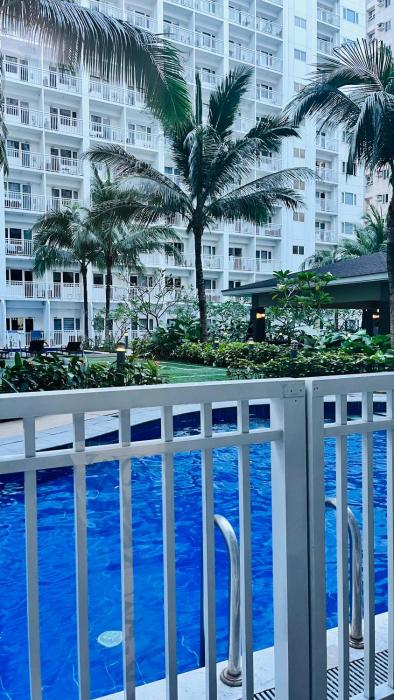 Direct Access to pool Bedroom