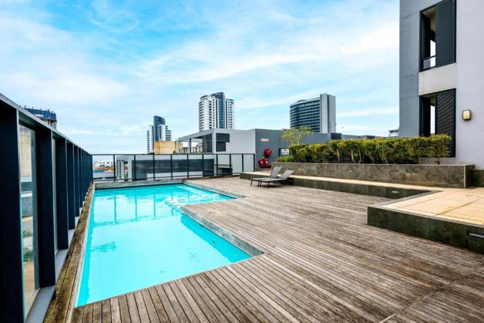 Luxury central Umhlanga apartment sleeps 6