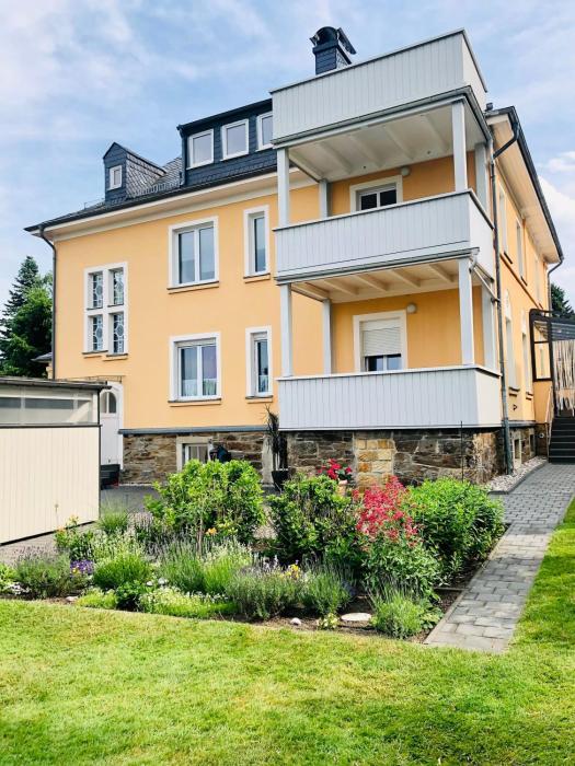 Wohnen in Freiberger Villa! Hochwertige Ausstattung! Balkon und Stellplatz