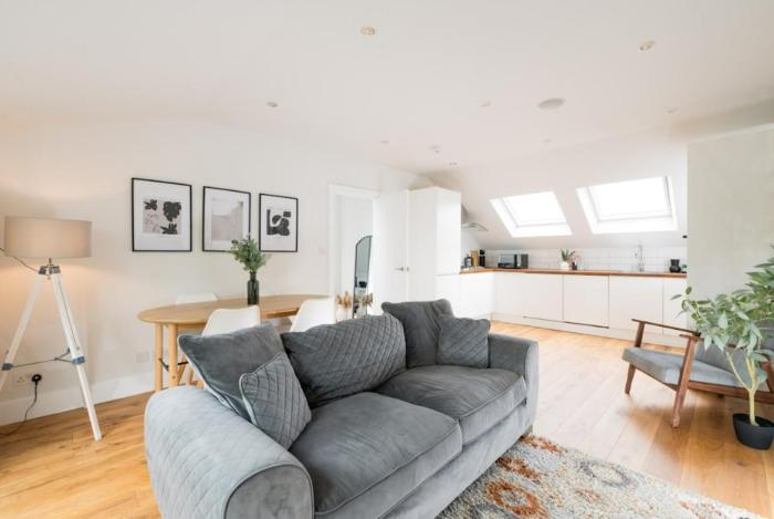Contemporary 2 Bed Loft Honor Oak, London Apt