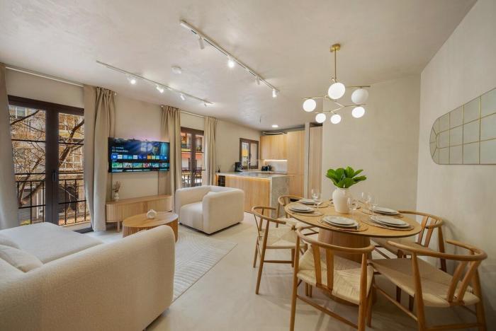 3 bedroom apartment in Old Town