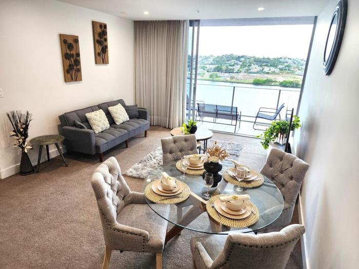 Spacious River View Escape with Free Secure Park - 2BR, 2BA and Sofa Bed