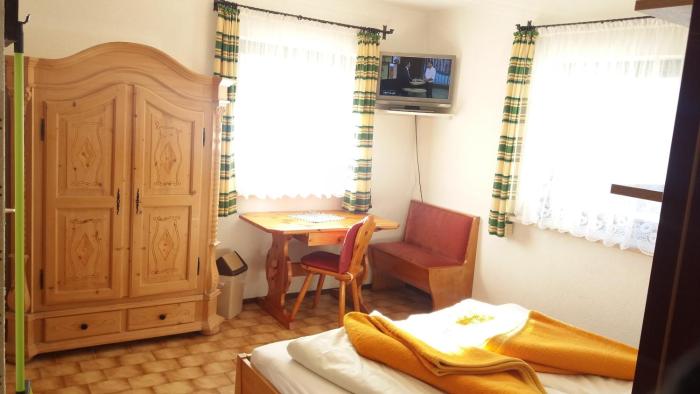 Alpenwelt Tannheimer Tal - Farbennest mit Frühstück Teeküche