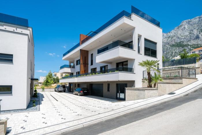 Luxury Villa Helena with Heated Pool