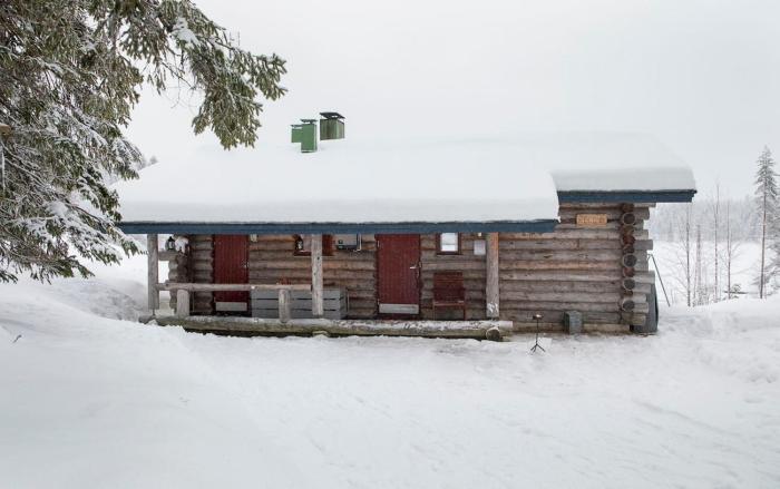 Kelo 24, kahden makuuhuoneen kelomökki Syötteellä, valaistun ladun vieressä