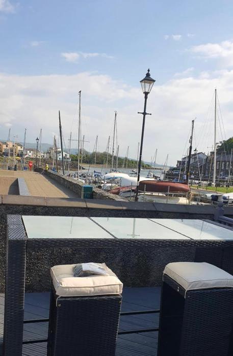 lovely apartment porthmadog harbourside views of mountains festiniog railway