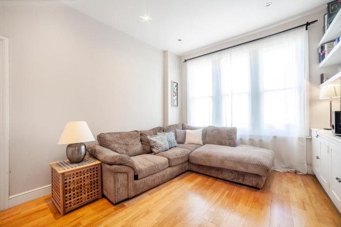New Listing! Calming 2BR near park, Herne Hill