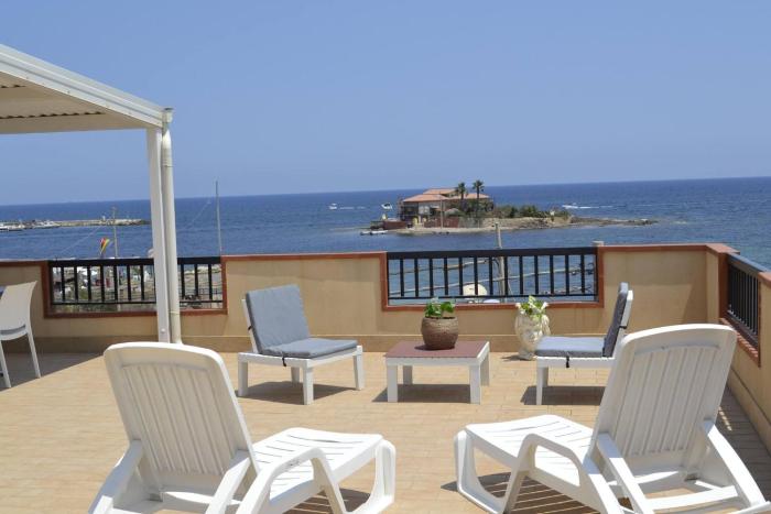 first floor lido house with terrace for exclusive use