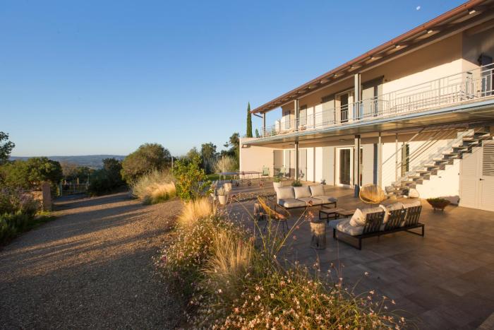 Elegant Tuscan villa