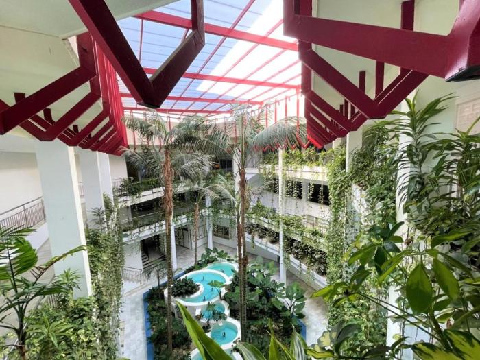 Apartment with beach and garden views