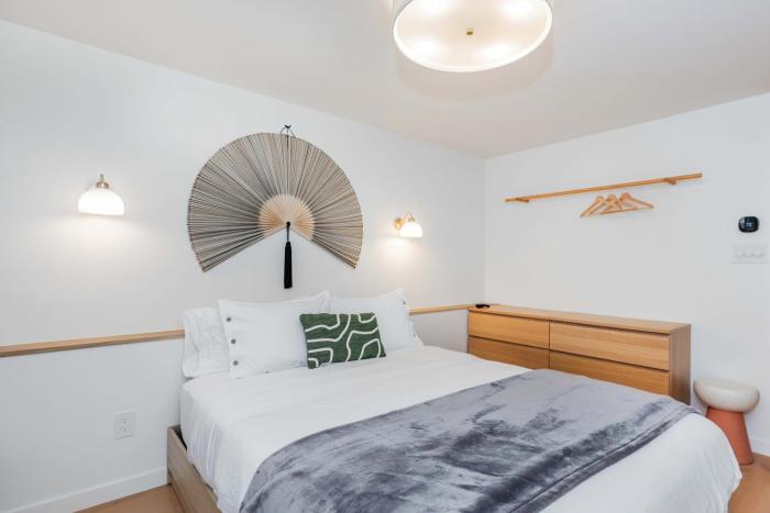 Luxury guest suite with private bath