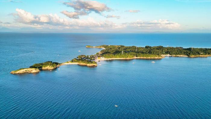 Pilar Pilapil Beach House in Malapascua