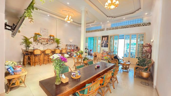 Dutch Hosted B&B, ABC