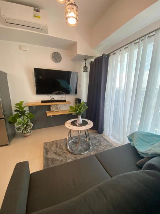 Luxury 1BR Fully furnished Unit at Inspiria Condo