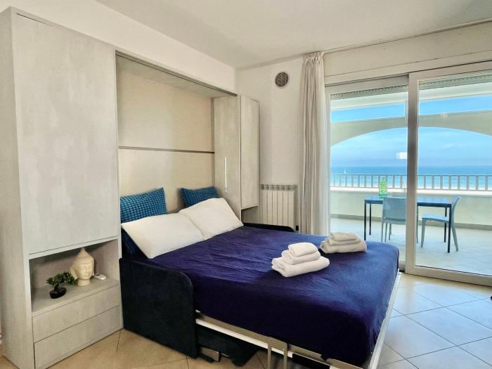 Monolocale con garage fronte mare -La Dolce Vita