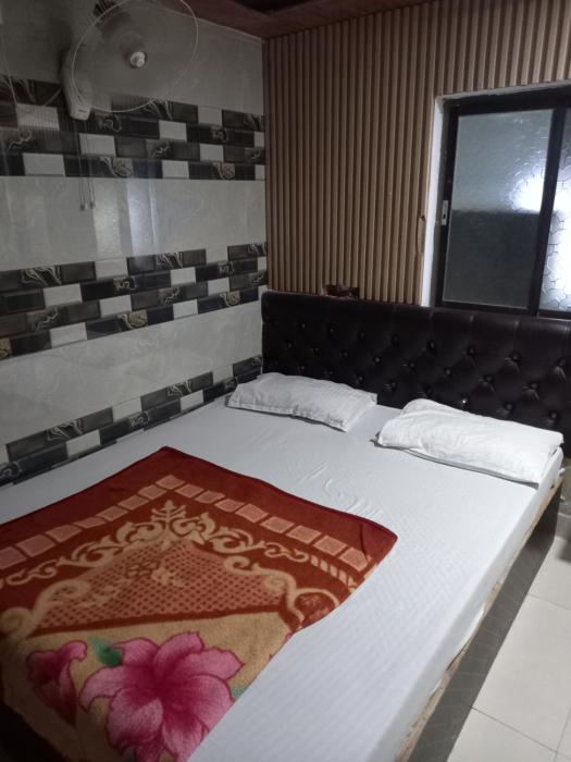 Kashi Guest house