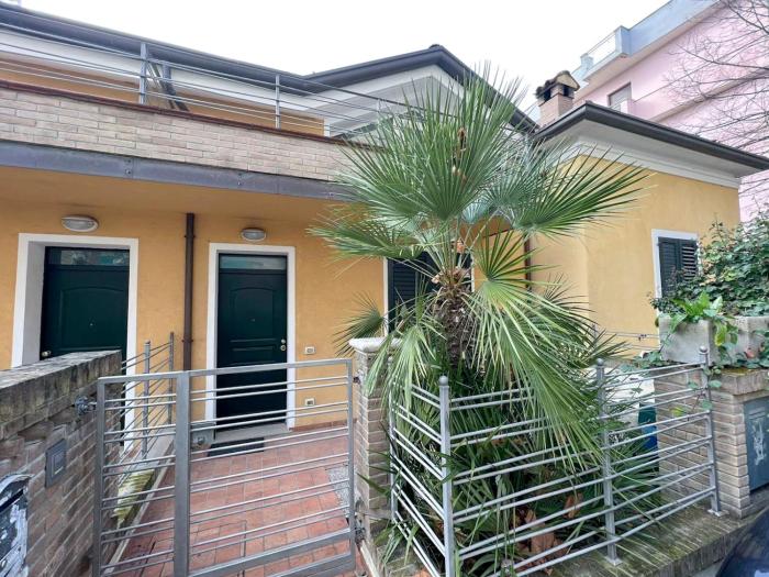 71 Villetta indipendente con giardino