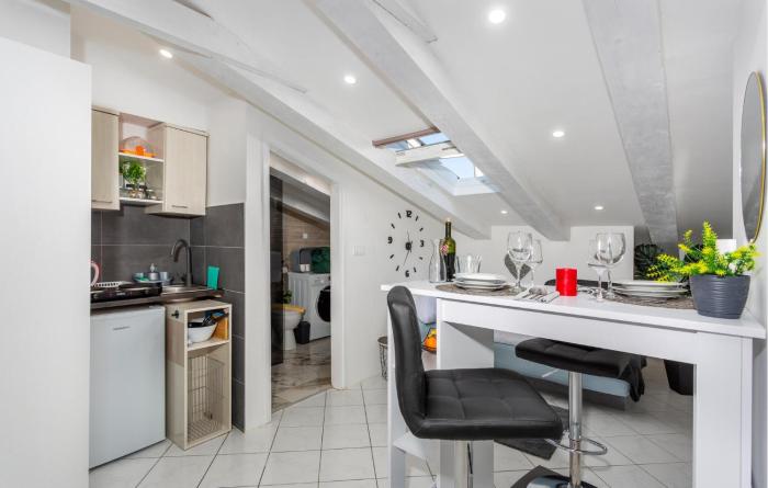 Gorgeous Apartment In Rijeka Rijeka