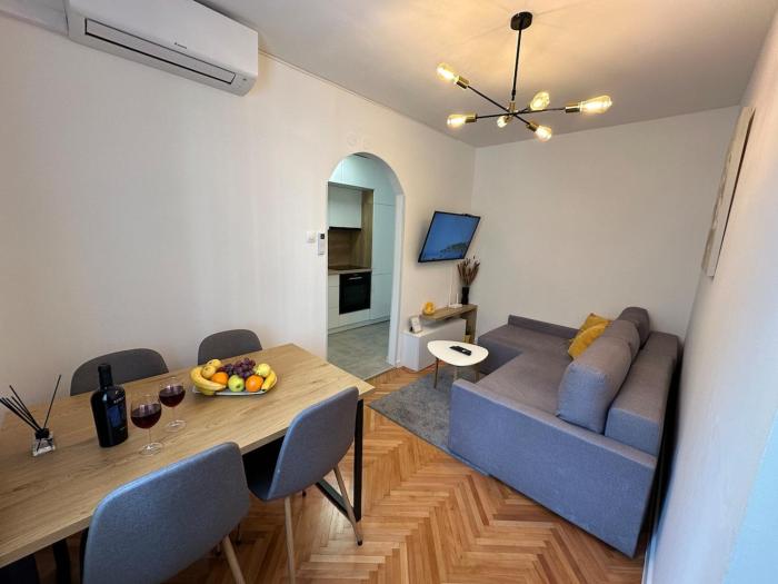 Apartman Nino Makarska-besplatan parking