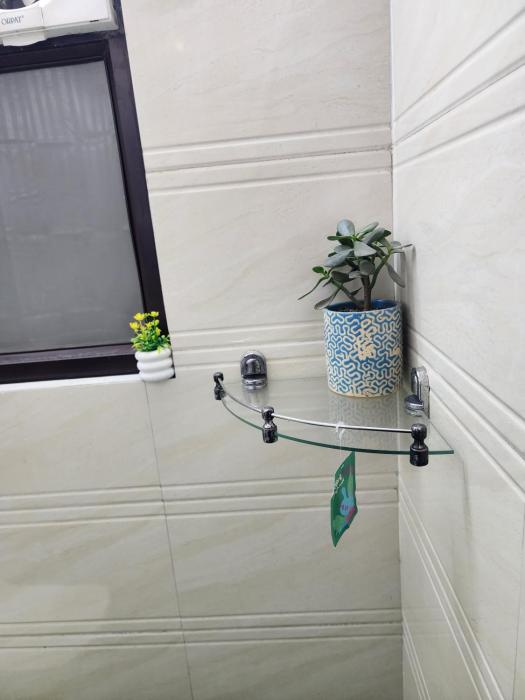 ICY White Walkin inn