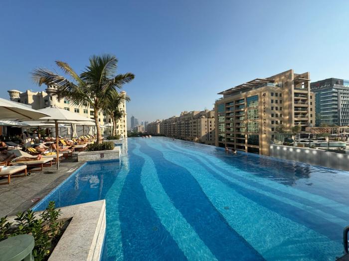 Sea View Apartment by St Regis 5 stars Infinity Pool