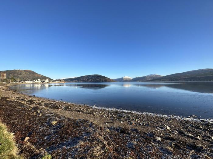 Traditional Inveraray Cottage - Amazing Loch Views