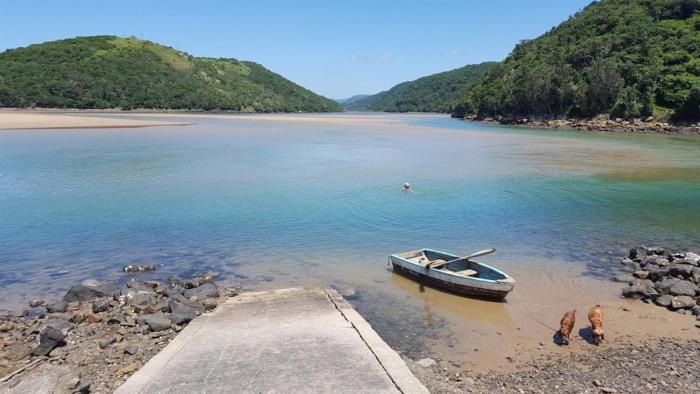 Beautiful rustic sea cottage, 2km Kob Inn