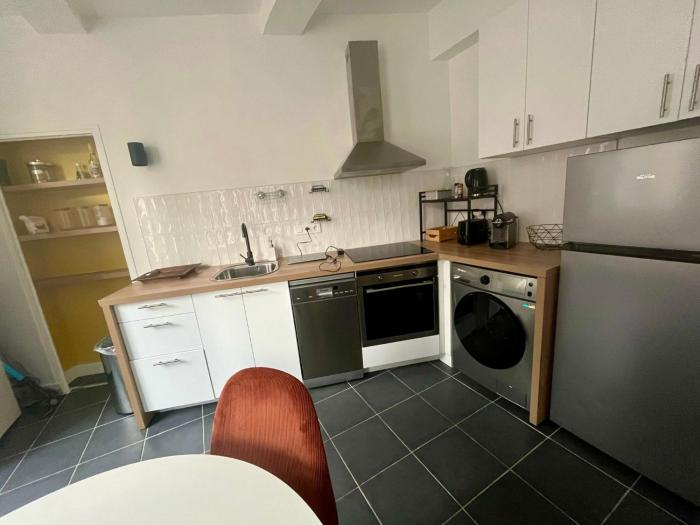 Un spacieux t2 en plein centre cours belsuns