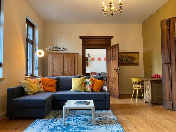 Großzügige Gutshaus-Wohnung nahe Saale und Elbe