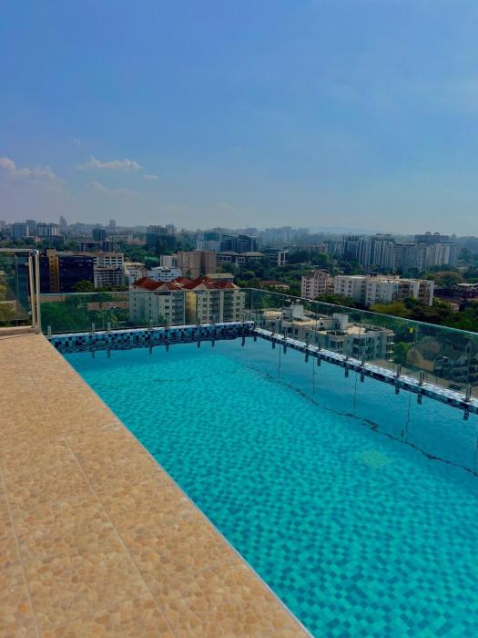 Rooftop pool, gym and stunning city views