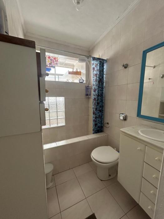 Kitnet com ar condicionado na quadra da praia e wifi