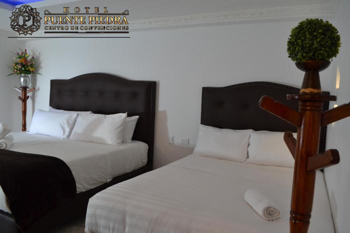 Hotel PUENTE PIEDRA PARK