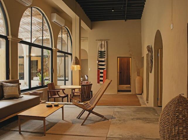 Casa en el Centro a 1 Cuadra del Malecón y el Mar