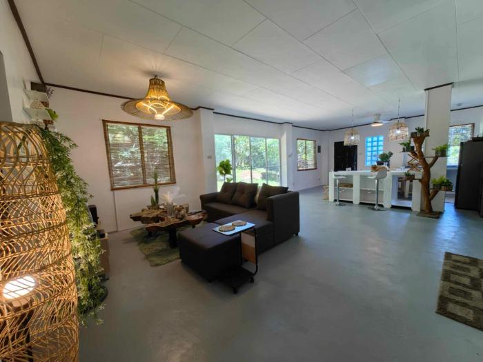 Fredos Guest House at Pangpang Bar & Restaurant