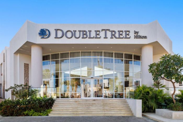 DoubleTree by Hilton Sharks Bay Resort