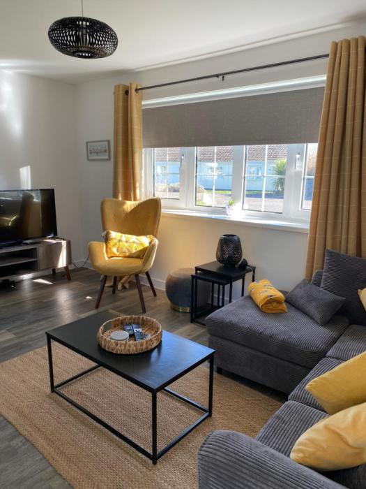 44 Gower holiday village Ty Gŵyr Cosy 2 bedroom Chalet with a seasonal indoor pool