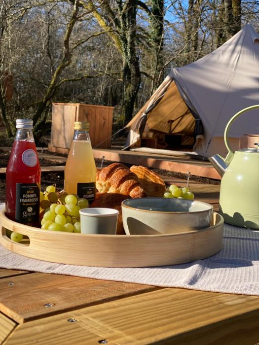 Tente luxe vue Etang avec jacuzzi 4