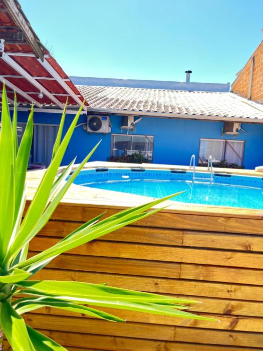 Casa dos fundos com piscina em Bombinhas