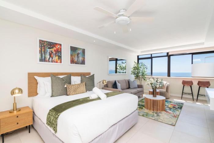 Studio w King Bed Sea Views Promenade